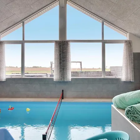 Casa de Férias Amazing In With Sauna Bogense