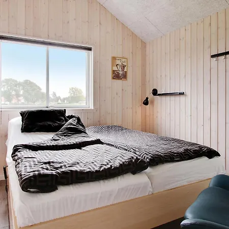 Casa de Férias Amazing In With Sauna Bogense