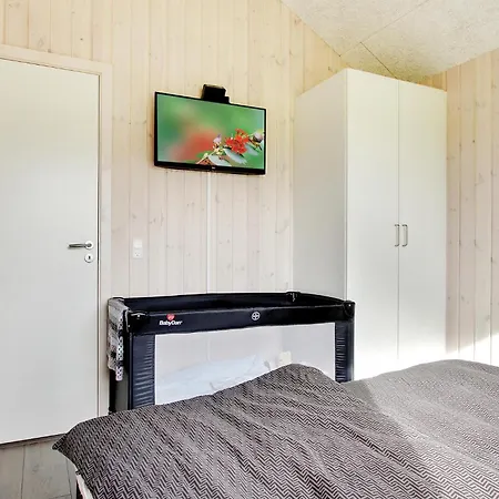 Casa de Férias Amazing In With Sauna Bogense